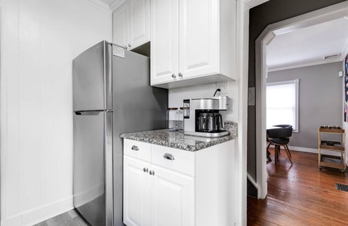 Richmond House | Vibrant Haven: Minutes from Libbie Mill & RVA Buzz