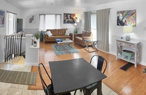 Lancaster House | ★ Vibrant Home. Perfect Location.