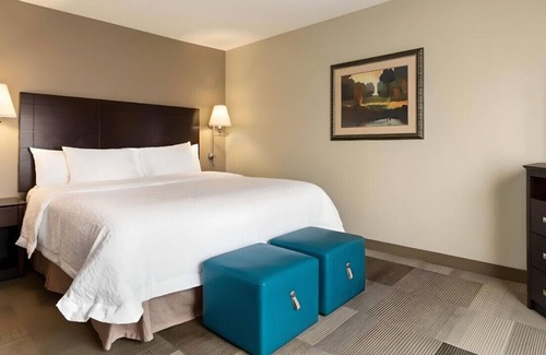 East Point House | Vibrant King Room near Camp Creek Marketplace!