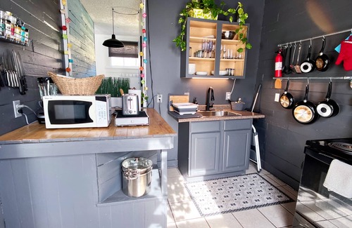 McDonough Apartment | Vibrant Loft - Short Walk to French Quarter Ferry