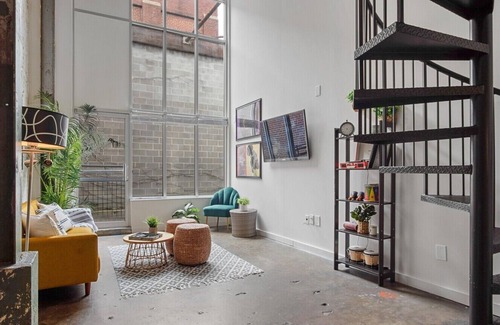 East Side Apartment | Vibrant Midtown/Beltline Loft