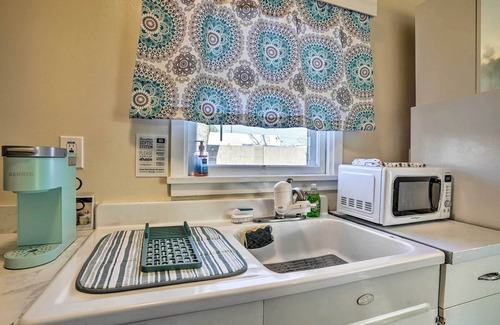 Prescott Cottage | Vibrant Prescott Cottage w/Private Backyard!
