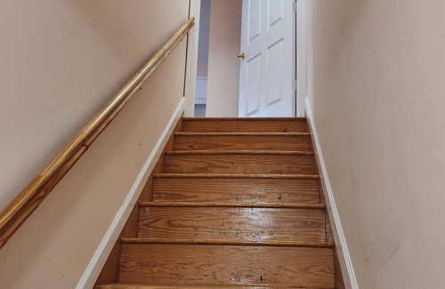 East New York House | 🌊☀️🌲Vibrant Stay with Free Wine🌲🌊☀️