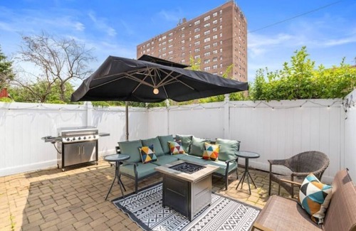 Bayonne Apartment | Vibrant Tribal Oasis-9 mi to NYC