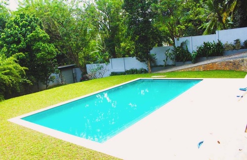 Unawatuna Villa | Vibrations Villas Presents 2 beautiful private villas with a swimming pool