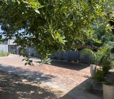 Greater Johannesburg Metropolitan Area House | Vic's place - With backup power
