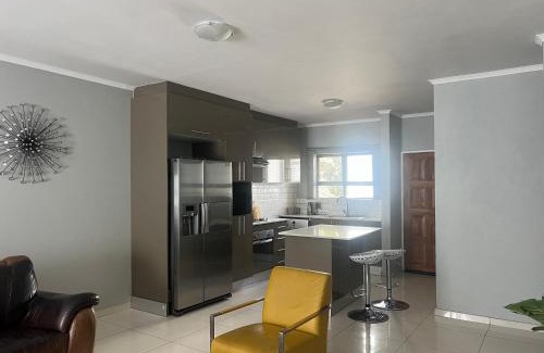 Greater Johannesburg Metropolitan Area House | Vic's place - With backup power
