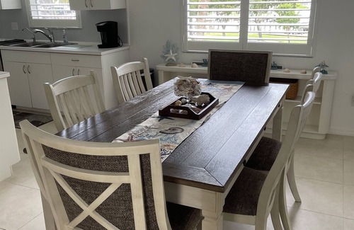 South Island Condo | Vickie's Hide Away, Casa Marina, South Beach (22-0293)