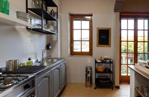 Garzano Apartment | Vicolo Zenone 8 Casa Esclusiva tra Natura e Arte