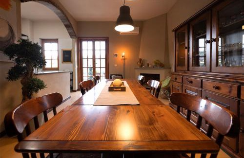 Garzano Apartment | Vicolo Zenone 8 Casa Esclusiva tra Natura e Arte