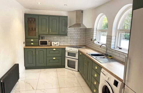 Londonderry House | Victoria Gate Lodge - Historic Charm at the heart of the city.