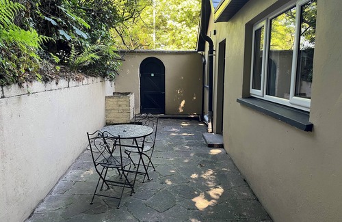 Londonderry House | Victoria Gate Lodge - Historic Charm at the heart of the city.