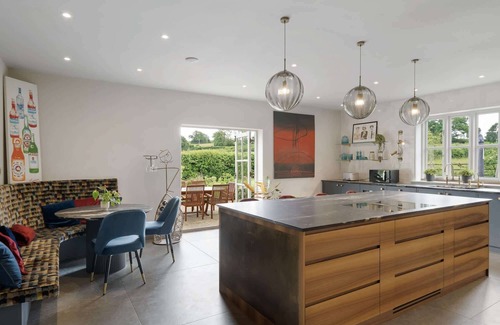 East Chinnock House | Victorian House, Hot Tub, Gym, Games Room, Gardens