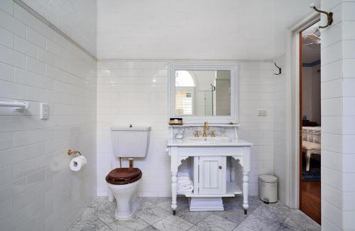 Ewingsdale Hotel | Victoria's At Ewingsdale