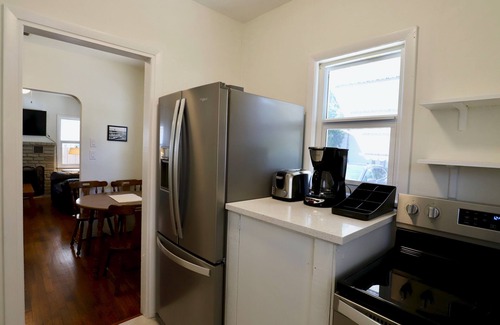 Harbordale House | Victoria's Paradise-Close to Whole Foods, Airport, Cruise port