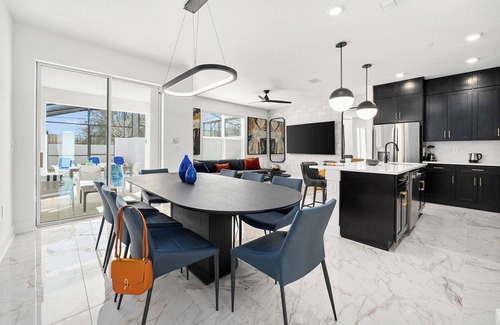 Florida Center House | Victoria's Villa | Pool, patio games, full kitchen, kids' theme BR - near parks