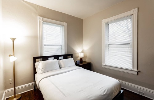 East Walnut HIlls Condo | Victorian Beauty turned condo - 5 min to downtown!