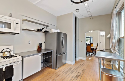 Lincoln Park Apartment | Victorian Denver Living