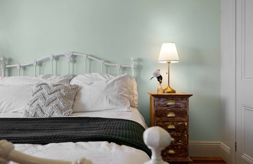 Korumburra House | Victorian Home on Radovick, Pets Welcome!