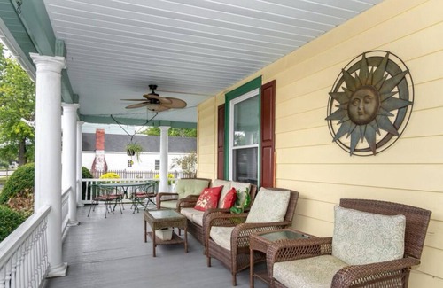 Rock Hall House | Victorian Lodge on Main Street, Rock Hall MDnWalk to Everything!nSleeps 2 to 4