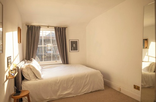 Bloomsbury Apartment | Victorian loft apartment on quiet street in Bloomsbury