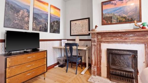 Leadville House | Victorian Mansion near Main St - Gym Spa and More