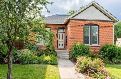 Curtis Park Apartment | Victorian Schoolhouse Apartment 2 blocks from RiNo Unit 2