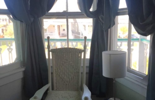 Cape May House | VictorianBeachHouse downtown CapeMay 9bedroom suites, very close to the beach