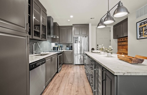 Uptown Apartment | Victory Park High Rise, By AA Center, Entire Apartment