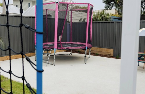 Hamilton House | Vida Hamilton - 3 bed, 2 bath kids playground!