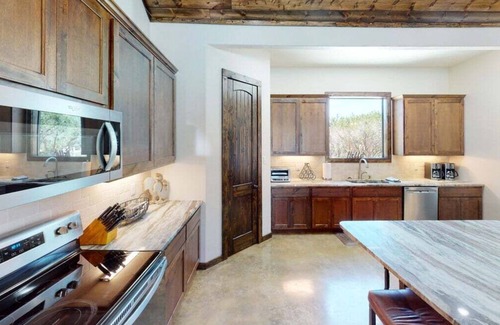 Sabinal House | Vida Loca @ Frio Select Rental Homes