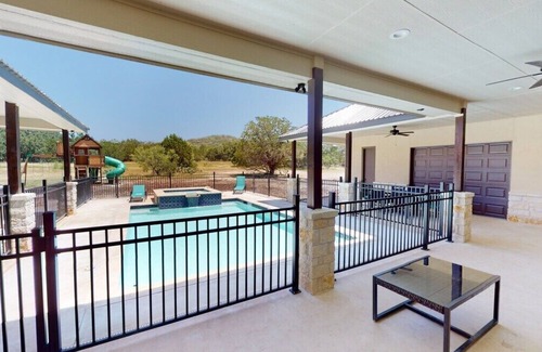 Sabinal House | Vida Loca @ Frio Select Rental Homes