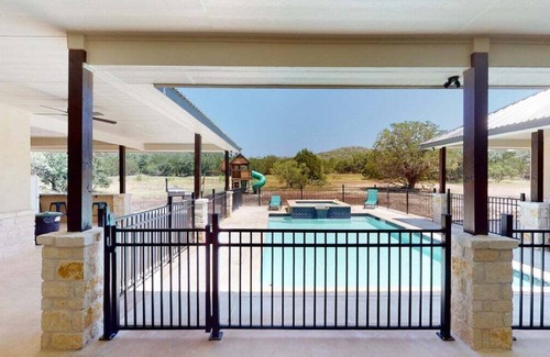 Sabinal House | Vida Loca @ Frio Select Rental Homes