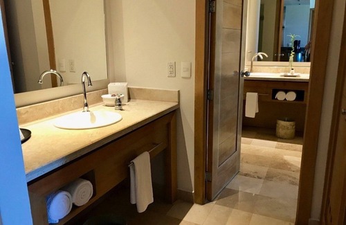 Playa Diamante Resort | VIDANTA-Grand Mayan 2 Bed 2 Bath with high luxury in Acapulco!