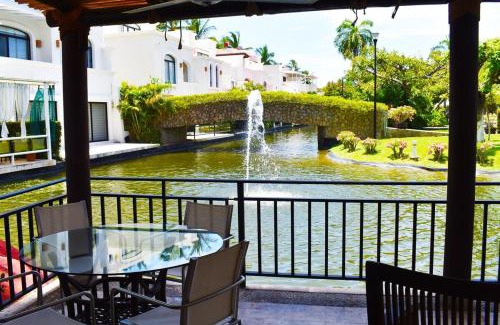 Playa Diamante Villa | Vidanta Villas Golf - Jacuzzi, Alberca, Lago