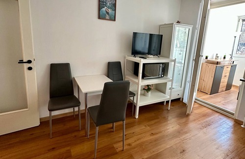 Schuttdorf Apartment | 'Vidaoro' Studio Flat close to Ski Lift with Wi-Fi