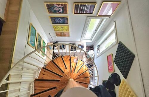 Hameenlinna Apartment | Viehättävä boheemi puutalo