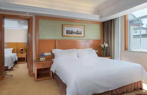 Gucheng Hotel | Vienna International Hotel Lijiang Yuxue Avenue