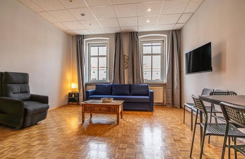 Neulerchenfeld Apartment | Vienna's Finest: Spacious Apt. w/2+1 Configuration