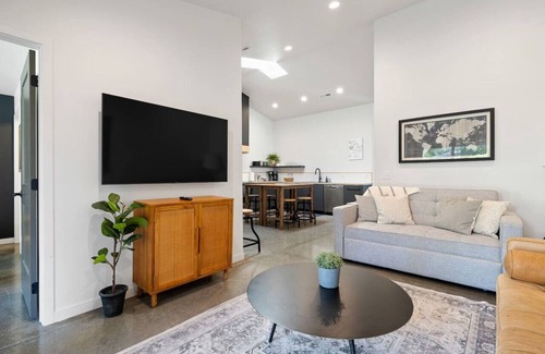 Rapid City Apartment | Vienna`s Modern Retreat