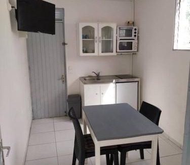 Vieux-Habitants Apartment | Vieux habitants Appartement avec vue sur jardin