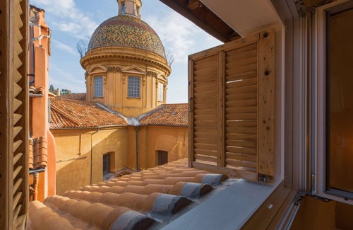 Old Town Apartment | Vieux Nice - Exceptional Apartment - Quiet and Terrace with views