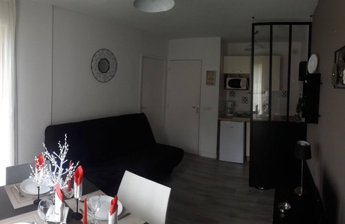 Equemauville Apartment | ☀Vieux Port ♡Honfleur ♫ Wifi ♡Parking ★PISCINE☀