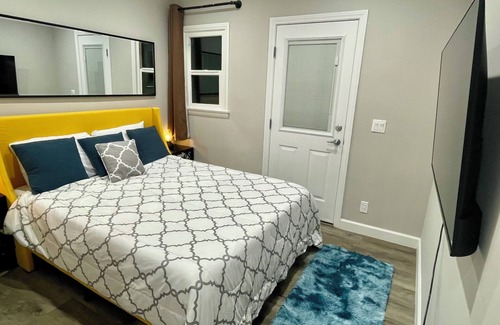 Downtown Los Angeles Cottage | View Echo Park from 3bed 3bath house