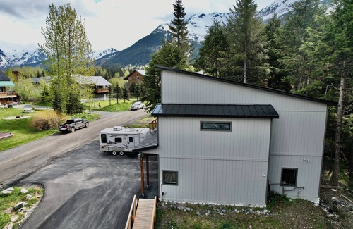 Alyeska House | View From the Top - Scenic Chugach Mountain Getaway
