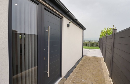 Blackburn Cottage | VIEW@LANGHO, pet friendly, with a garden in Langho, Lancashire