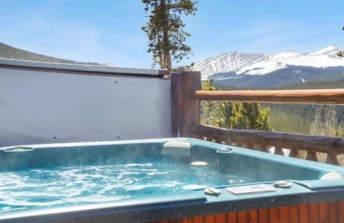Baldy Mountain House | 'View Manor' - Five Master Suites!