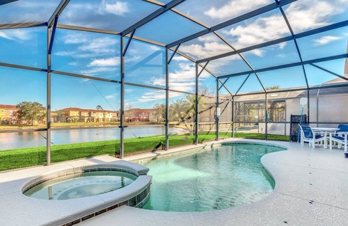 Indian Point House | View of Lake - Spacious Kitchen - private pool!