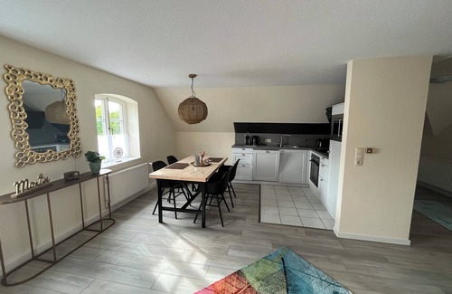 Butjadingen Apartment | View of the dike & 50 m from the harbor and the North Sea