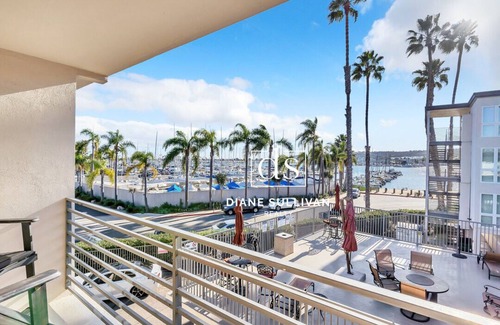 La Playa Apartment | View Shelter Island /Point Loma studio walkable to lots!
